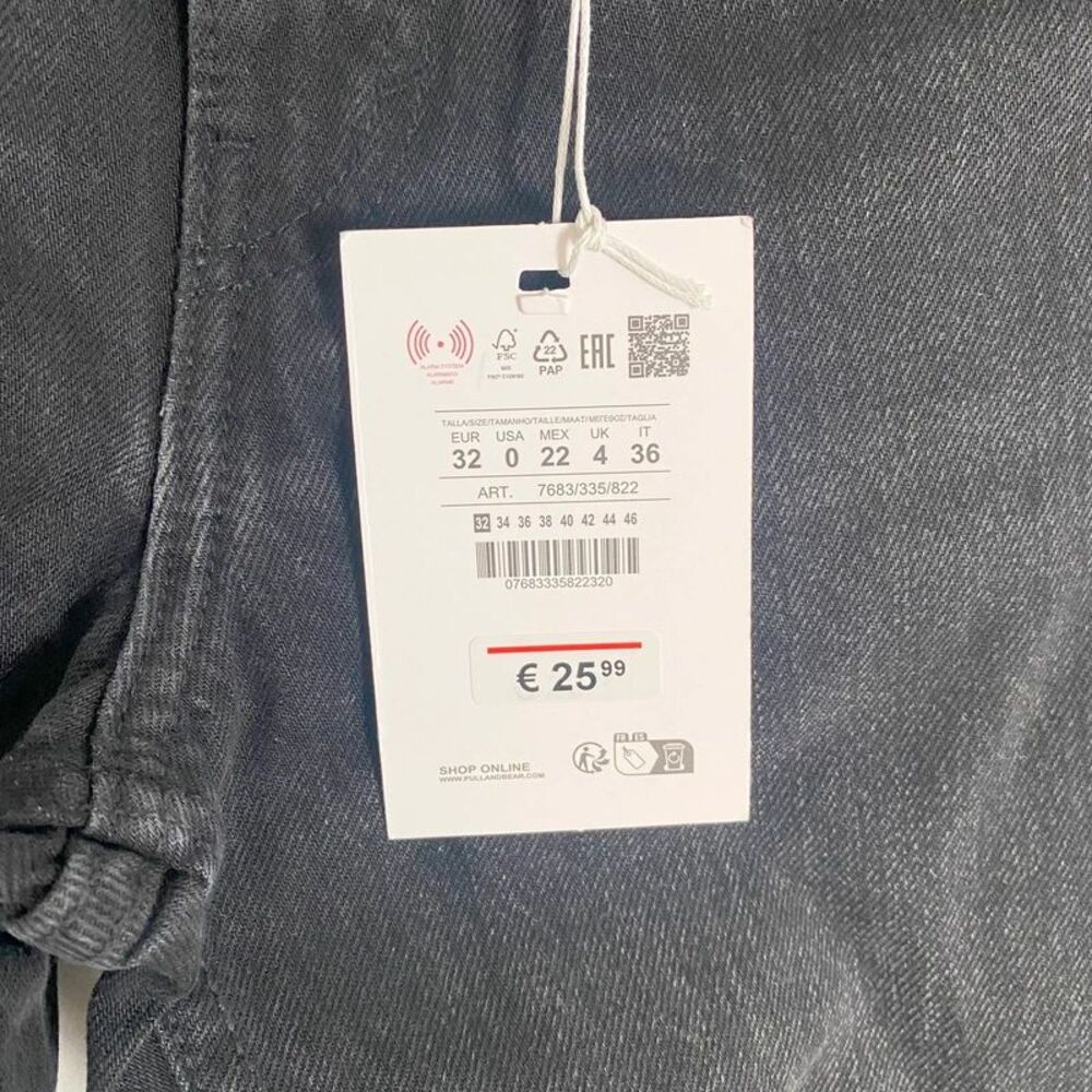 NWT black Pull & Bear Mid Waist Straight Leg Jeans Size 0 - Picture 8 of 12